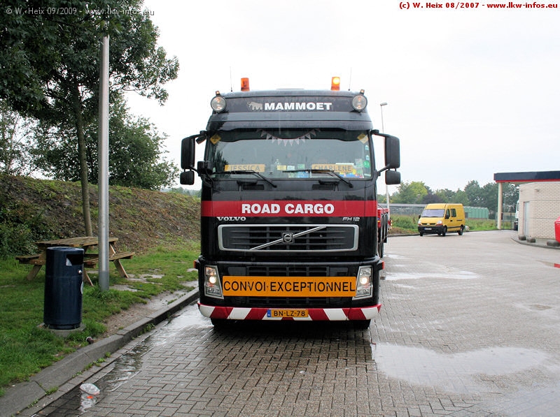 Volvo-FH12-420-Mammoet-240807-03.jpg