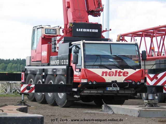 Liebherr-LTM-1060-2-Nolte-Zech-101105-01.jpg
