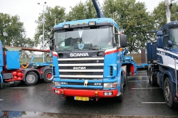 Scania-124-G-470-rot-blau-051008-01