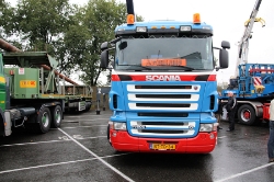 Scania-R-500-blau-rot-051008-04