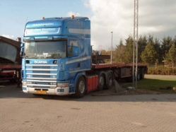Scania-164-L-480-Troelsen-Madsen-011105-02