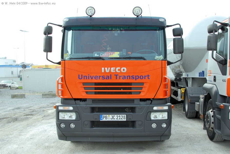 Iveco-Stralis-AT-440-S-43-128-Universal-040409-04.jpg