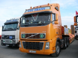 Volvo-FH16-Upi-Trans-Holz-260808-02