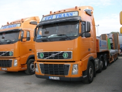 Volvo-FH16-Upi-Trans-Holz-260808-04