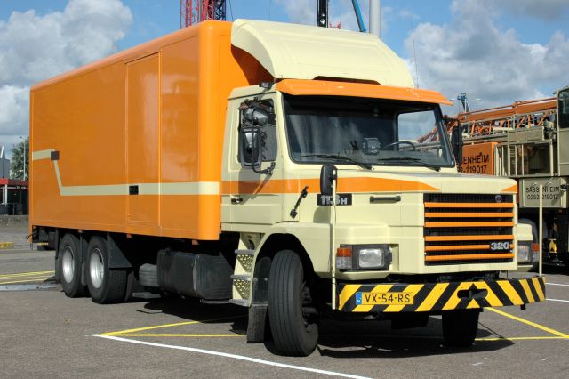 Scania-113-H-320-Verschoor-AvUrk-211004-1.jpg - Arie van Urk