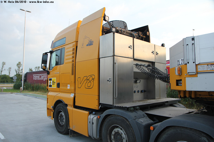 MAN-TGX-41680-Zwaar-Transport-Zeeland-300610-16.jpg