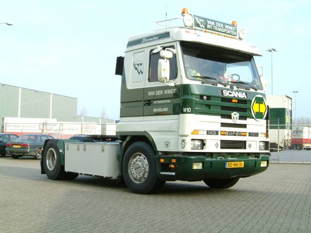 Scania-143-M-420-Cargoboss-vMelzen-010305-02.jpg - Henk van Melzen