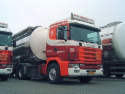 Scania-124-G-400-Dohmen-Levels-011105-03