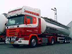 Scania-124-L-Dohmen-Levels-011105-01