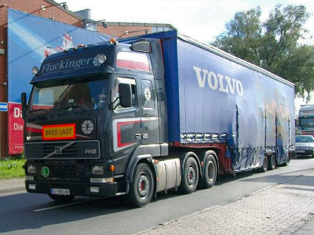Volvo-FH12-420-Fluckinger-Willann-221004-3.jpg - Michael Willann