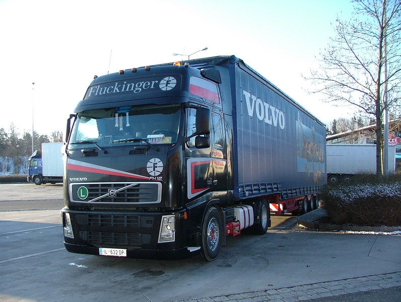 Volvo-FH12-Fluckinger-Posern-231208-01.jpg - R. Posern