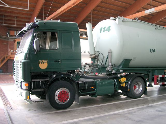 Scania-113-M-360-Freund-Schimana-120904-6.jpg