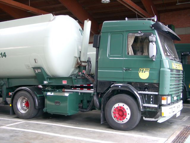 Scania-113-M-360-Freund-Schimana-120904-7.jpg