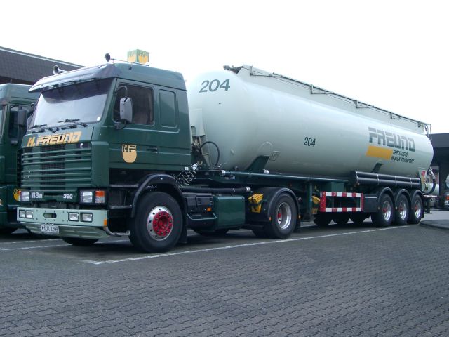Scania-113-M-360-Schimana-221204-1.jpg