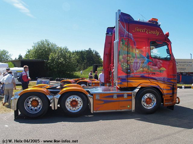 Volvo-FH12-Guldager-Sweet-Candy-280605-03.jpg