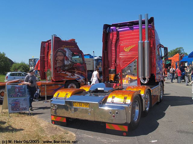 Volvo-FH12-Guldager-Sweet-Candy-280605-05.jpg