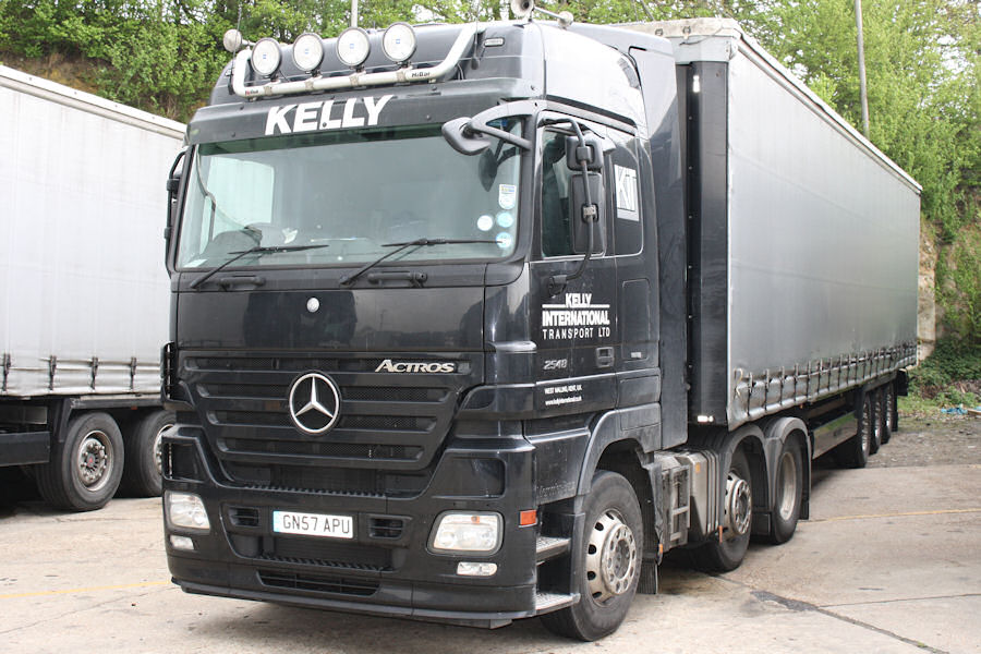 MB-Actros-2548-MP2-Kelly-Fitjer-040509-01.jpg