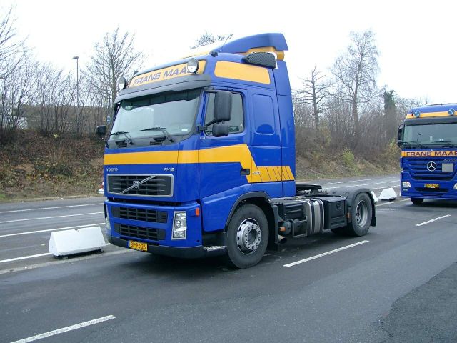 Volvo-FH12-420-Maas-Willann-121204-1.jpg - Michael Willann