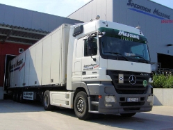 MB-Actros-MP2-1846-Messing-Voss-010706-02