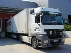 MB-Actros-MP2-1846-Messing-Voss-010706-03