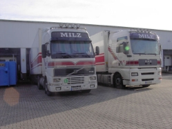 Volvo-FH12-420-MAN-TGA-XXL-Milz-Borlik-281106-01