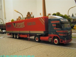 Volvo-FH12-420-Voegel-050105-03