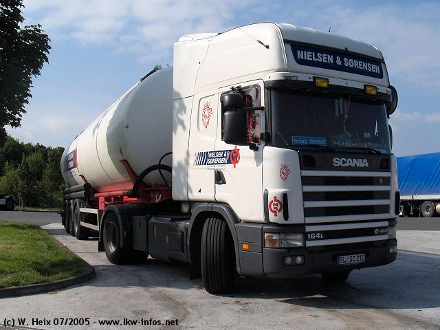 Scania-164-L-480-Nielsen-Soerensen-170705-01.jpg