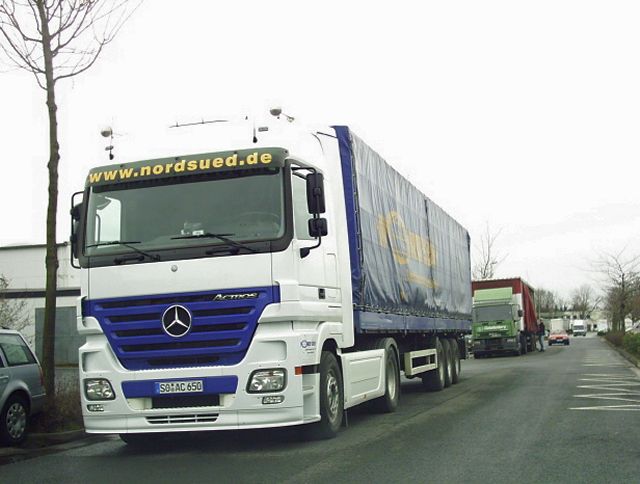 MB-Actros-MP2-Nord-Sued-Rolf-060205-01.jpg - Mario Rolf