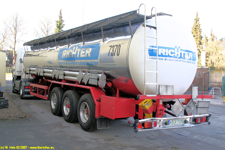 Scania-114-L-380-Richter-030207-06.jpg