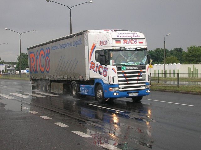 Scania-124-L-470-Ricoe-Skrzypczak-270705-02.jpg