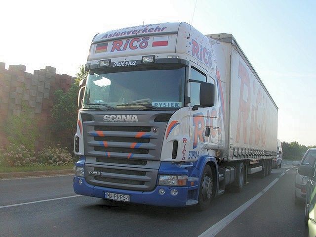 Scania-R-420-Ricoe-Skrzypczak-110705-01.jpg