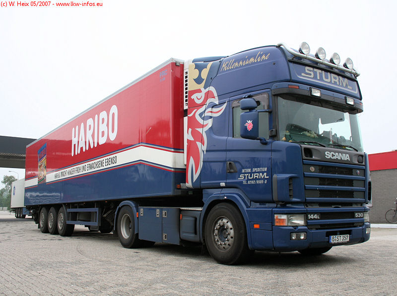Scania-144-L-530-Haribo-Sturm-220507-04.jpg