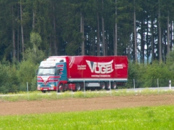Volvo-FH12-Voegel-Bach-160506-01