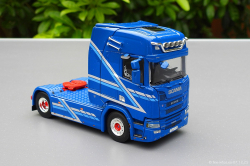 20251207-Augst-00021