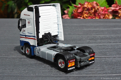 20250807-Stam-J-00009