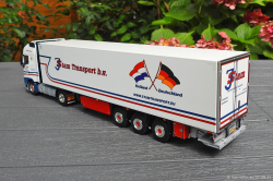 20250807-Stam-J-00044