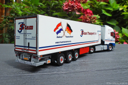 20250807-Stam-J-00053