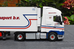 20250807-Stam-J-00065