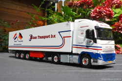 20250807-Stam-J-00073