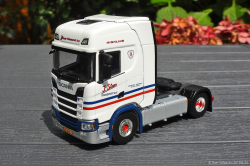 20250807-Stam-J-00077