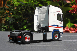 20250807-Stam-J-00091