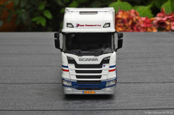 20250807-Stam-J-00100