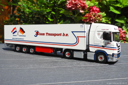 20250807-Stam-J-00151