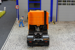 20251206-DAF-3300-orange-00012