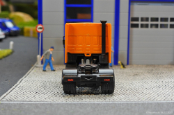 20251206-DAF-3300-orange-00013