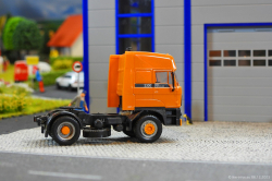 20251206-DAF-3300-orange-00017