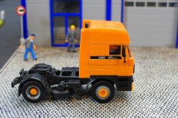 20251206-DAF-3300-orange-00019