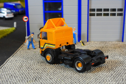 20251206-MAN-F8-19321-orange-00014