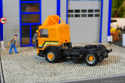 20251206-MAN-F8-19321-orange-00017