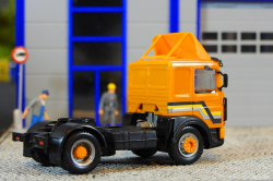 20251206-MAN-F8-19321-orange-00022